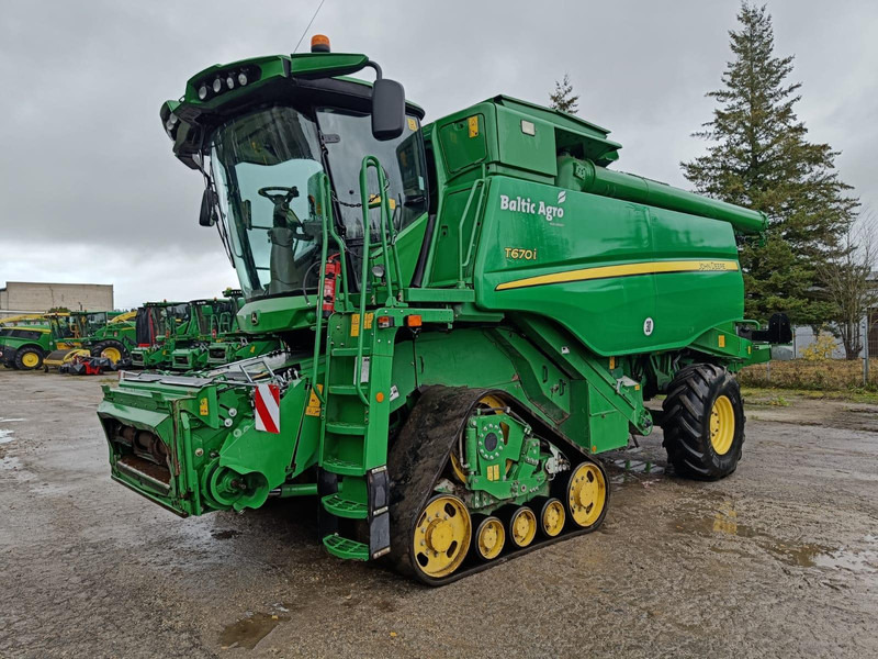 John Deere T670i - Moissonneuse-batteuse: photos 1 John Deere T670i - Moissonneuse-batteuse: photos 1