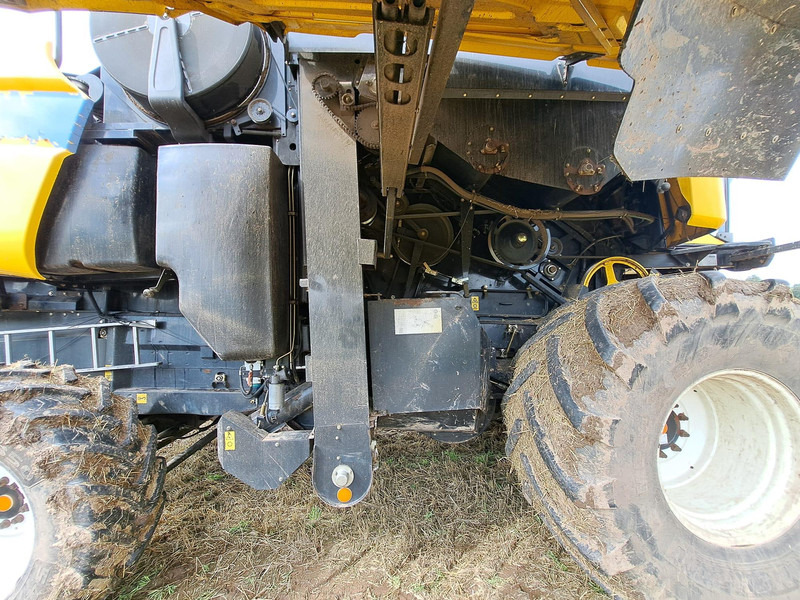 New Holland CX 8080 - Moissonneuse-batteuse: photos 4 New Holland CX 8080 - Moissonneuse-batteuse: photos 4
