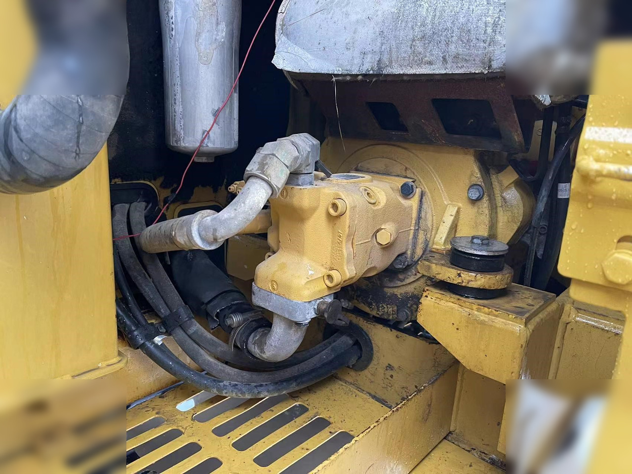 CATERPILLAR 305.5E2 - Mini pelle: photos 3 CATERPILLAR 305.5E2 - Mini pelle: photos 3