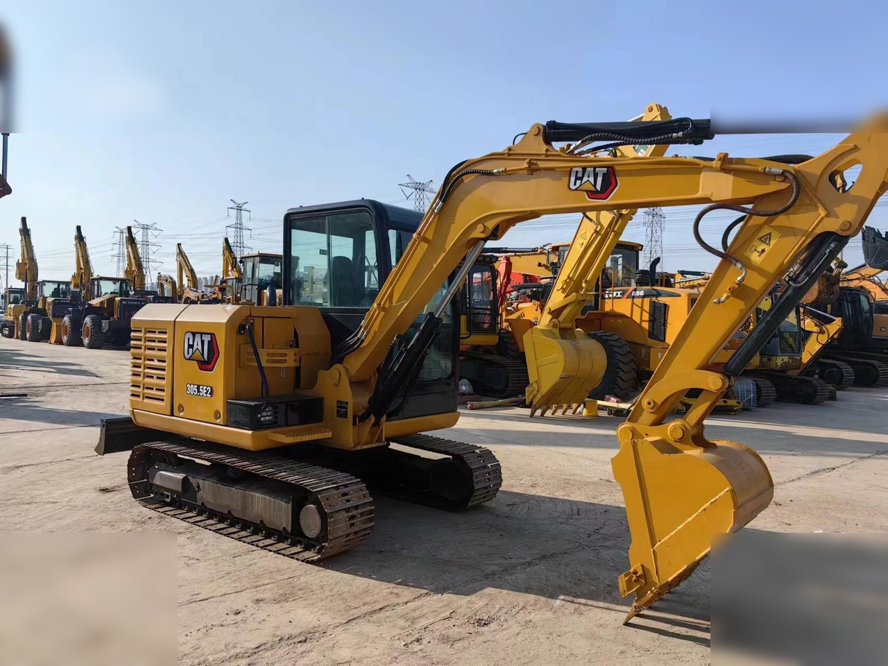 CATERPILLAR 305.5E2 - Mini pelle: photos 1 CATERPILLAR 305.5E2 - Mini pelle: photos 1