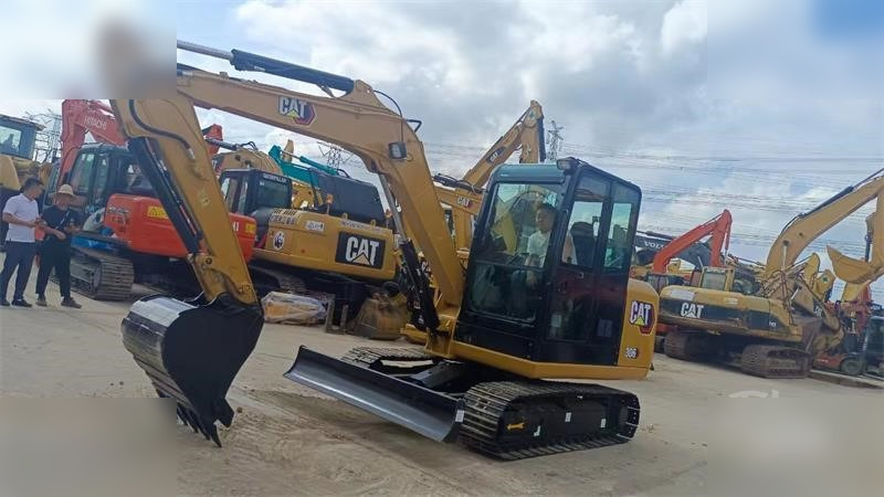 CATERPILLAR 306E2 - Pelle sur chenille: photos 2 CATERPILLAR 306E2 - Pelle sur chenille: photos 2