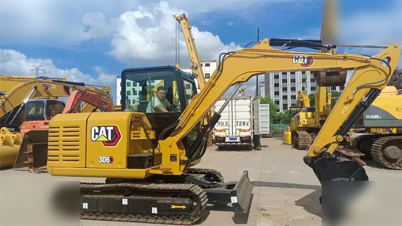 CATERPILLAR 306E2 - Pelle sur chenille: photos 3 CATERPILLAR 306E2 - Pelle sur chenille: photos 3