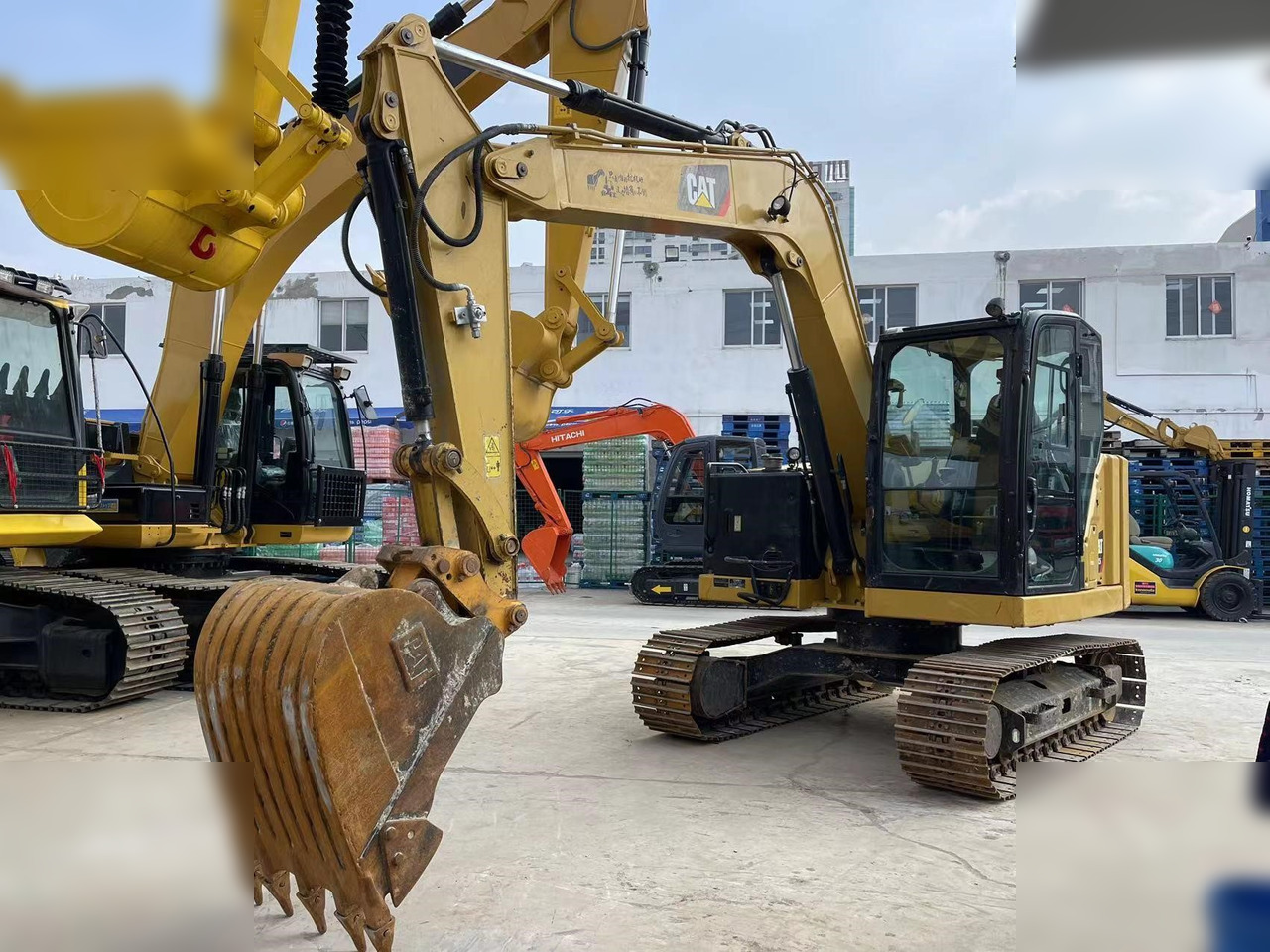 CATERPILLAR 307.5 - Pelle sur chenille: photos 2 CATERPILLAR 307.5 - Pelle sur chenille: photos 2