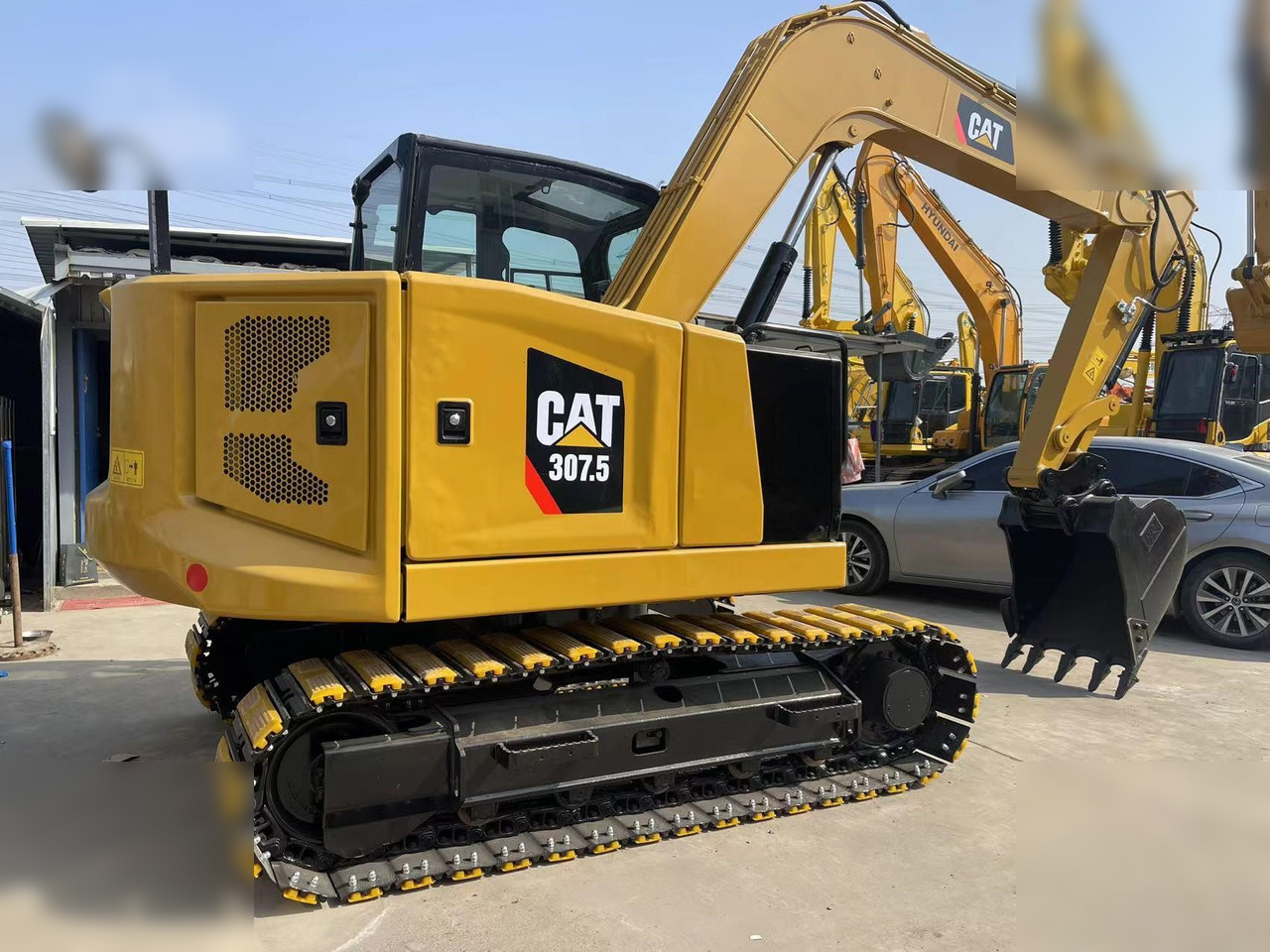 CATERPILLAR 307.5 - Pelle sur chenille: photos 5 CATERPILLAR 307.5 - Pelle sur chenille: photos 5