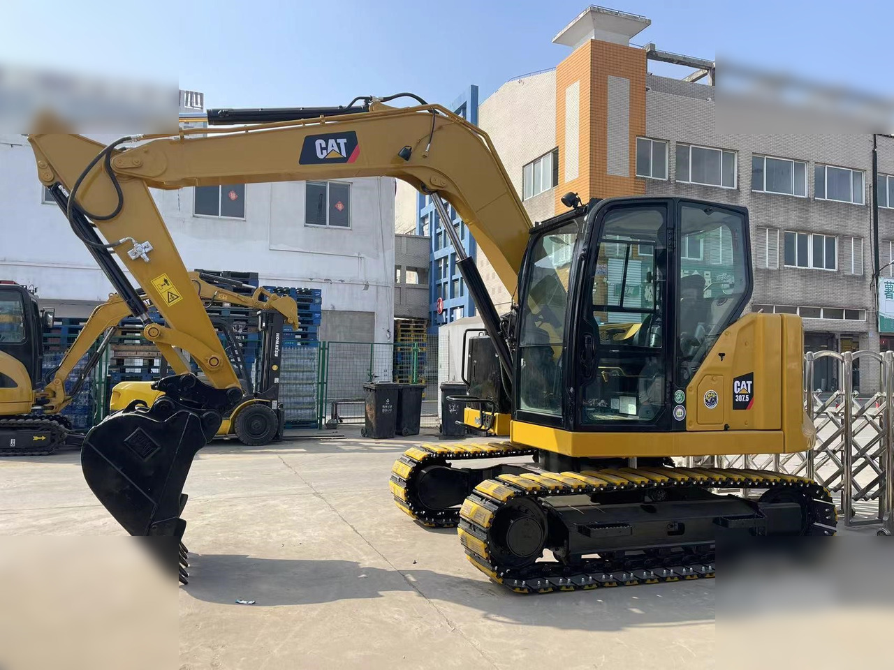CATERPILLAR 307.5 - Pelle sur chenille: photos 3 CATERPILLAR 307.5 - Pelle sur chenille: photos 3