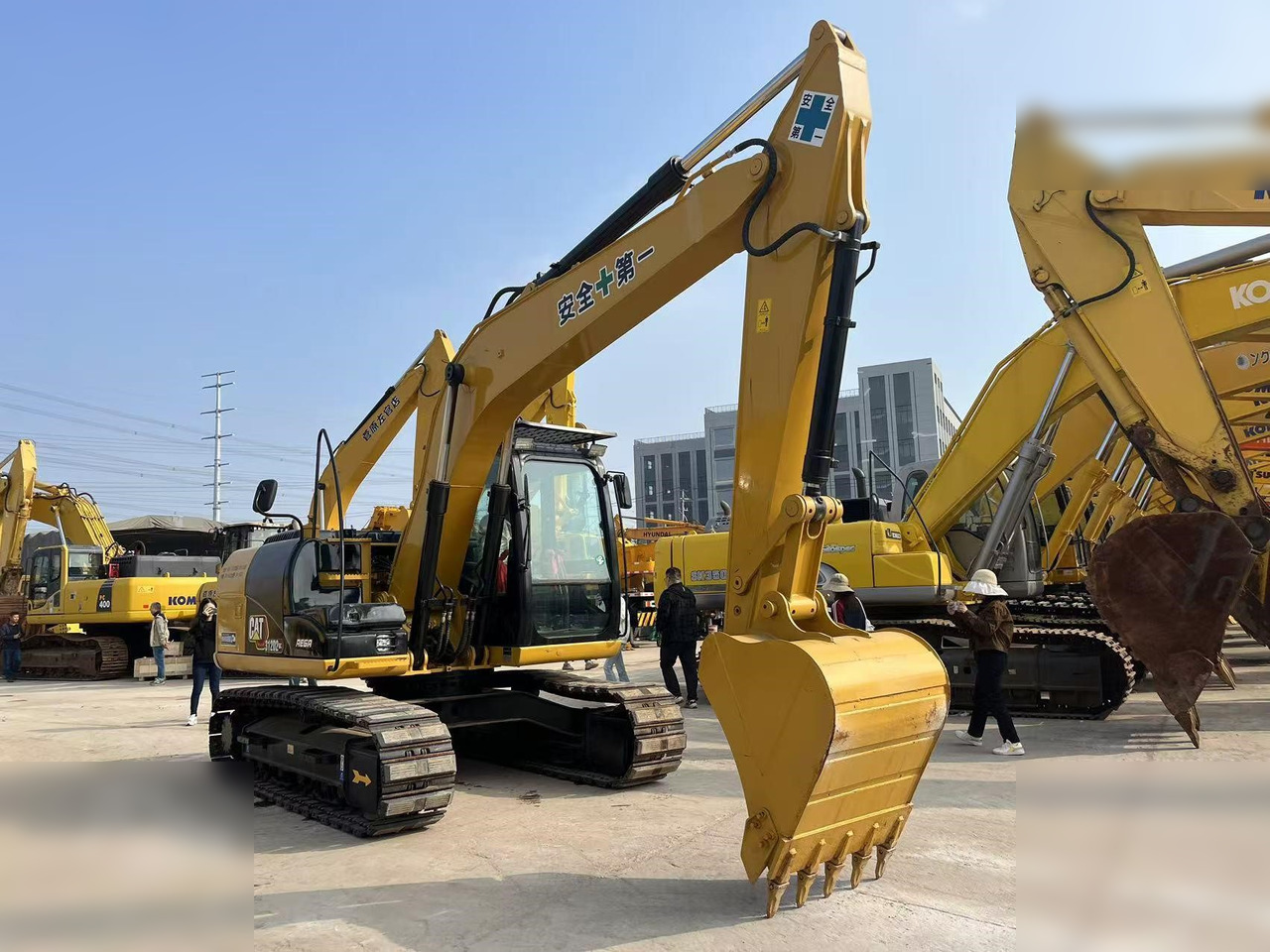 CATERPILLAR 312D2 GC - Pelle sur chenille: photos 4 CATERPILLAR 312D2 GC - Pelle sur chenille: photos 4