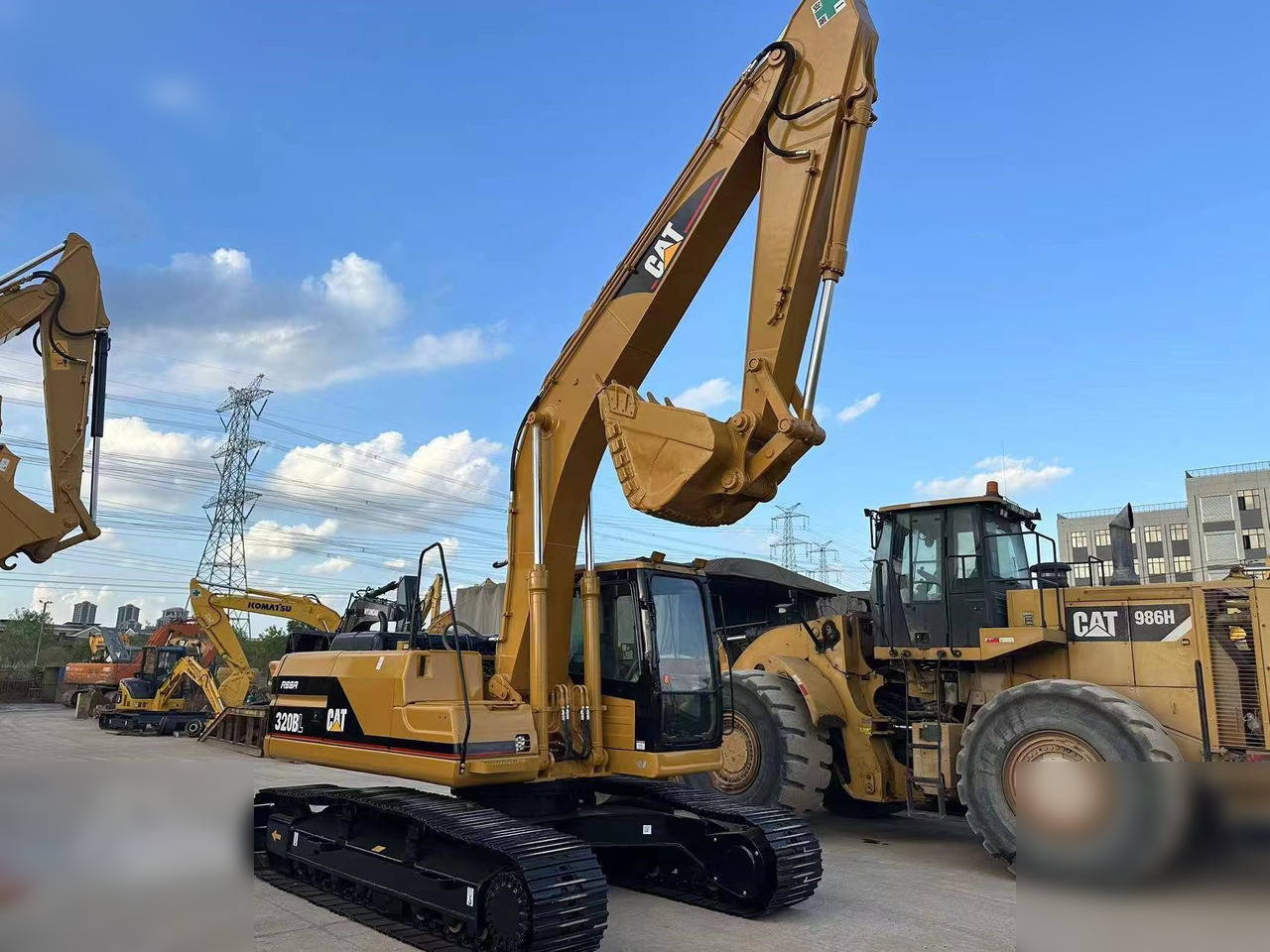 CATERPILLAR 320BL - Pelle sur chenille: photos 5 CATERPILLAR 320BL - Pelle sur chenille: photos 5