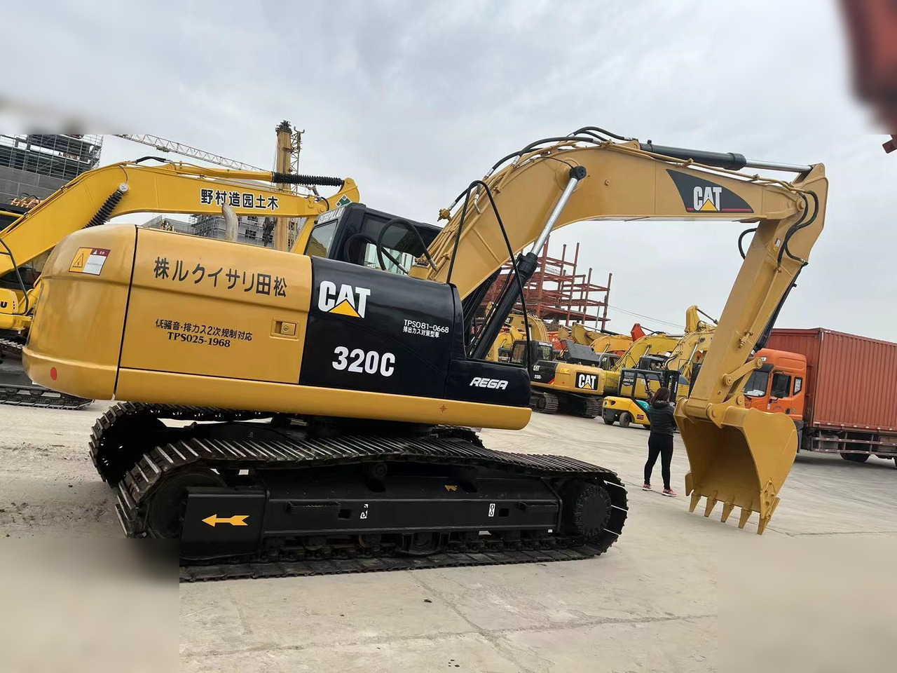 CATERPILLAR 320C - Pelle sur chenille: photos 1 CATERPILLAR 320C - Pelle sur chenille: photos 1