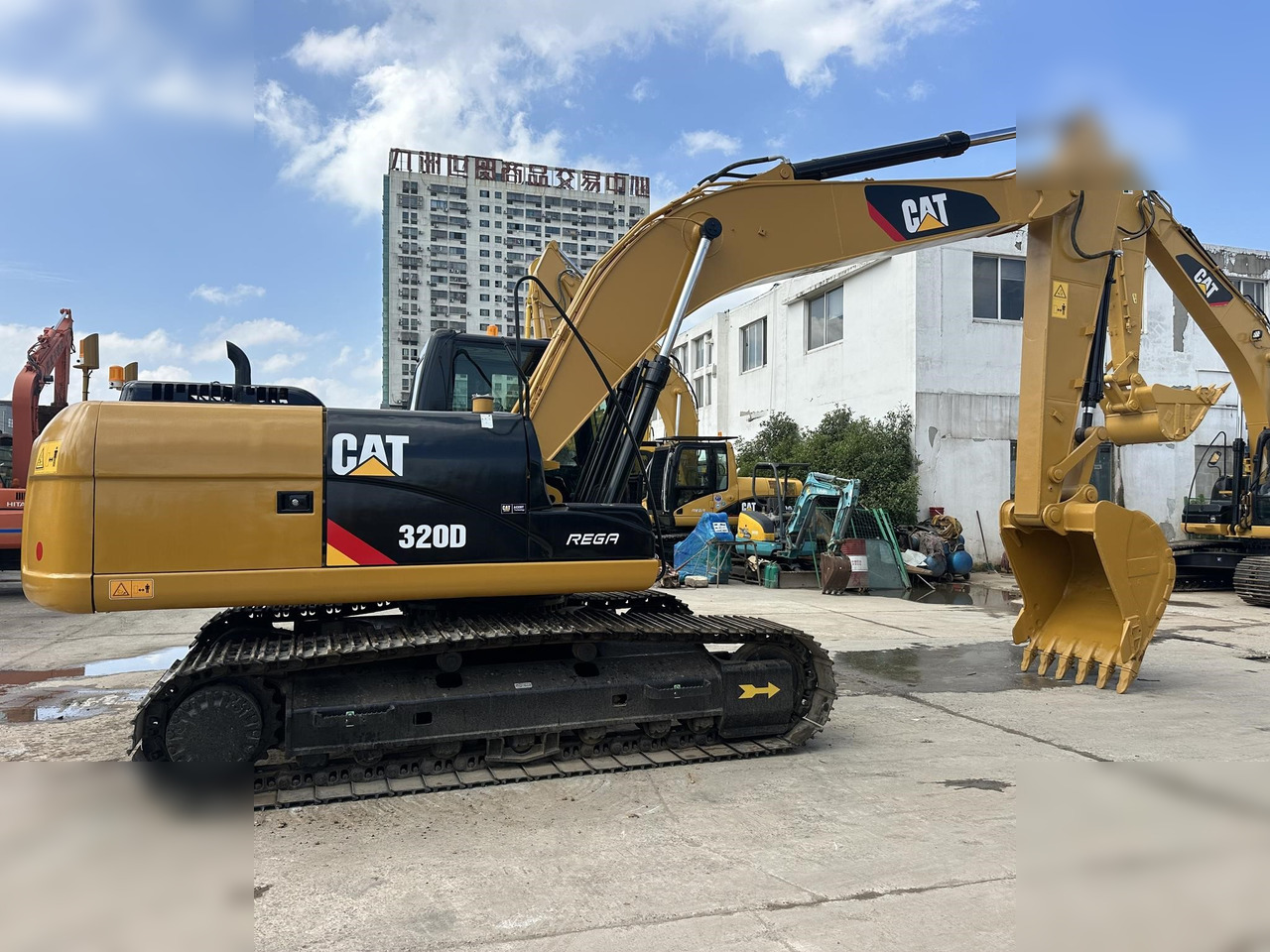 CATERPILLAR 320D - Pelle sur chenille: photos 3 CATERPILLAR 320D - Pelle sur chenille: photos 3