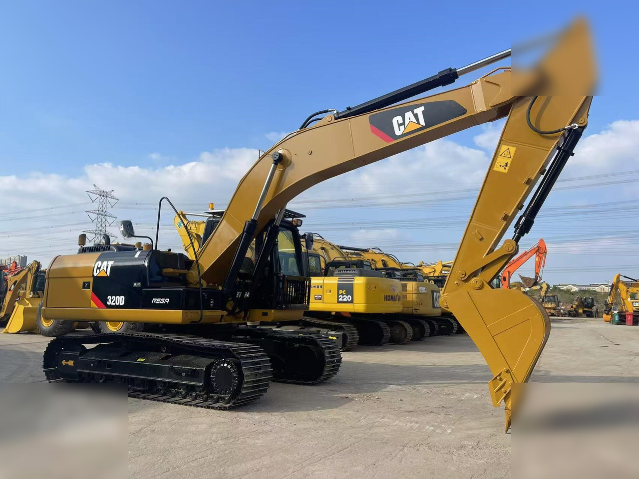 CATERPILLAR 320D - Pelle sur chenille: photos 4 CATERPILLAR 320D - Pelle sur chenille: photos 4