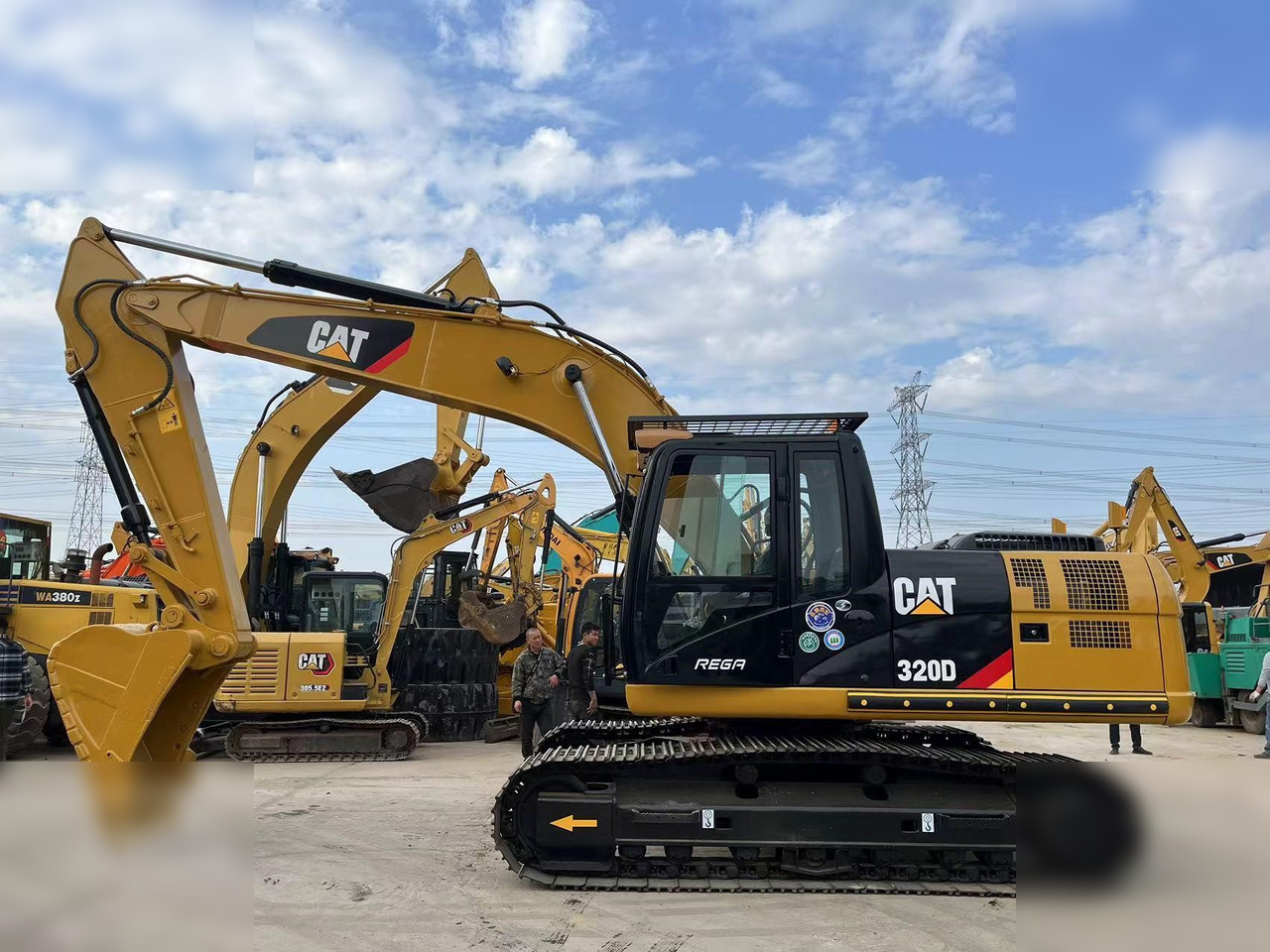 CATERPILLAR 320D - Pelle sur chenille: photos 1 CATERPILLAR 320D - Pelle sur chenille: photos 1
