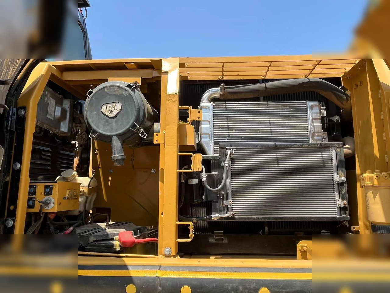 CATERPILLAR 320D - Pelle sur chenille: photos 5 CATERPILLAR 320D - Pelle sur chenille: photos 5