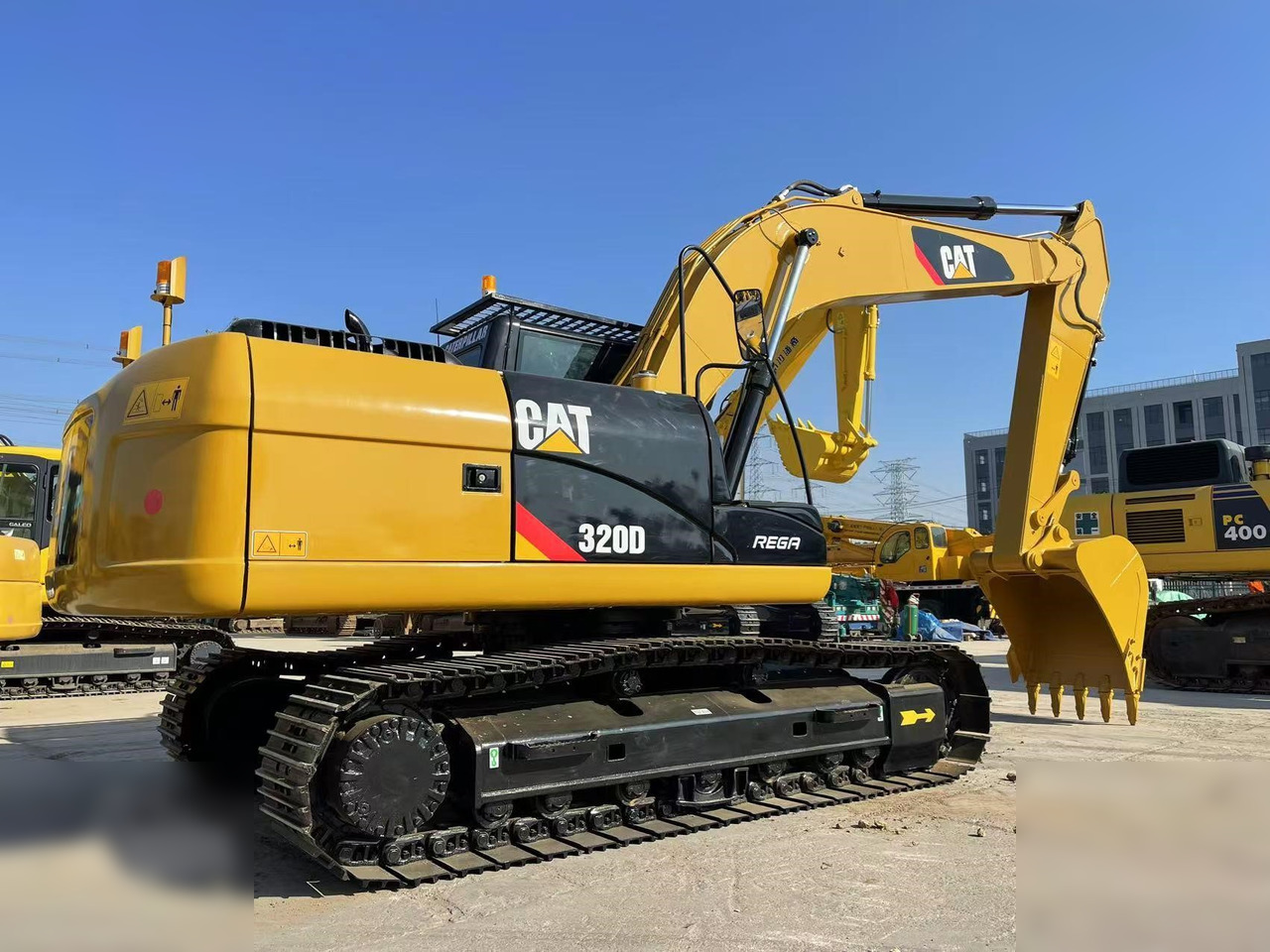 CATERPILLAR 320D - Pelle sur chenille: photos 2 CATERPILLAR 320D - Pelle sur chenille: photos 2