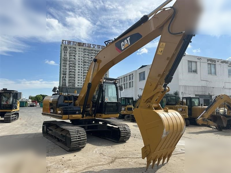 CATERPILLAR 320D - Pelle sur chenille: photos 3 CATERPILLAR 320D - Pelle sur chenille: photos 3