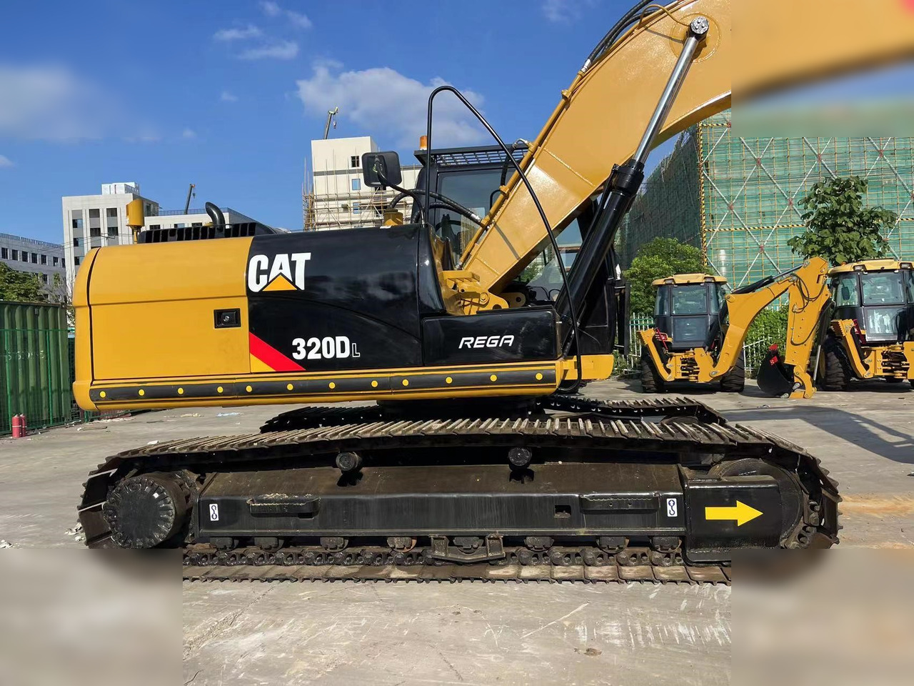 CATERPILLAR 320DL - Pelle sur chenille: photos 3 CATERPILLAR 320DL - Pelle sur chenille: photos 3