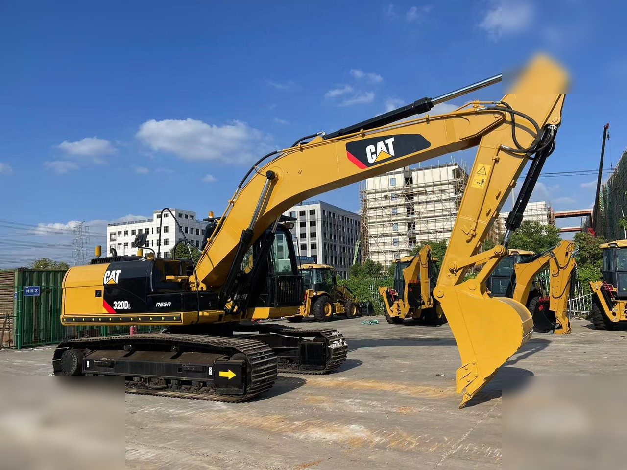 CATERPILLAR 320DL - Pelle sur chenille: photos 4 CATERPILLAR 320DL - Pelle sur chenille: photos 4