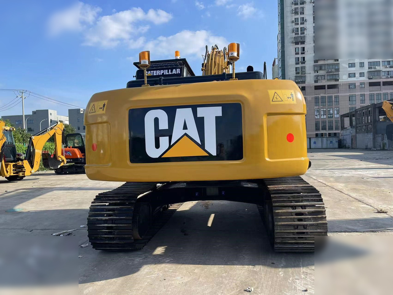 CATERPILLAR 320DL - Pelle sur chenille: photos 2 CATERPILLAR 320DL - Pelle sur chenille: photos 2