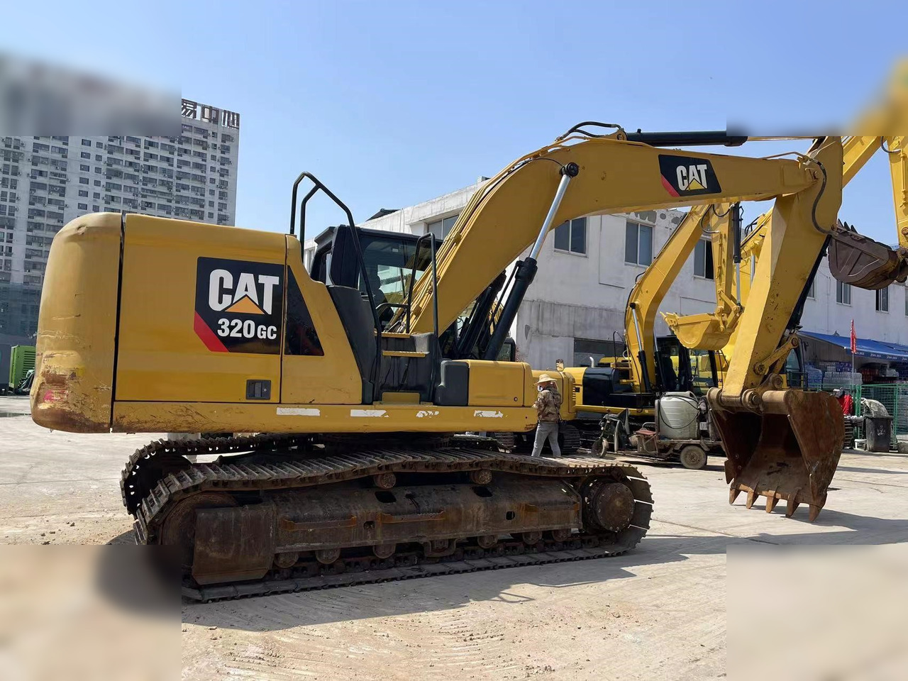 CATERPILLAR 320GC - Pelle sur chenille: photos 2 CATERPILLAR 320GC - Pelle sur chenille: photos 2