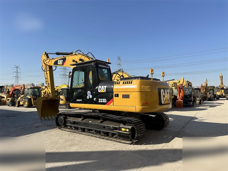 CATERPILLAR 323D - Pelle sur chenille: photos 3 CATERPILLAR 323D - Pelle sur chenille: photos 3