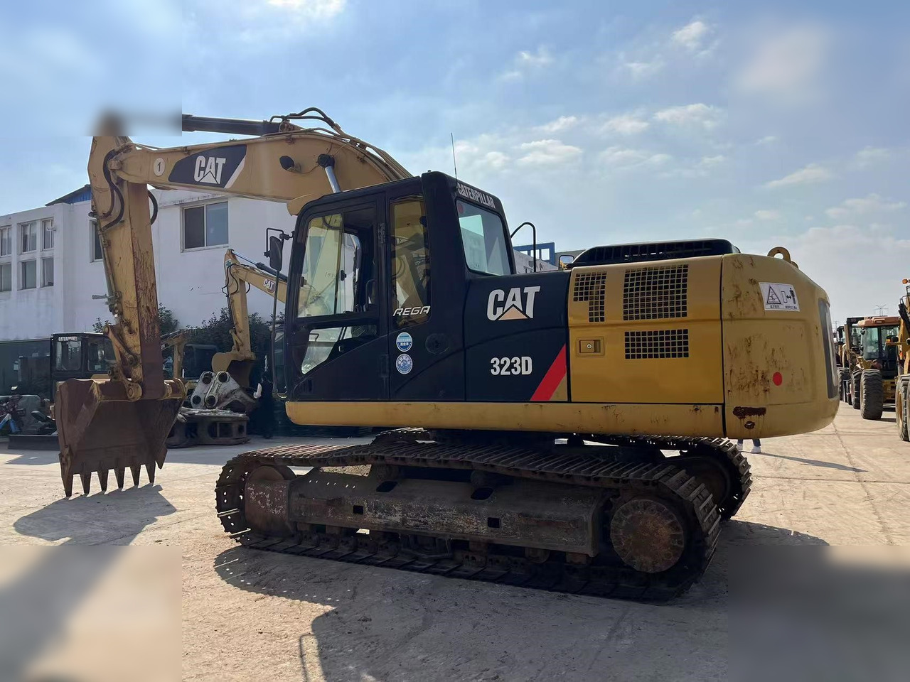 CATERPILLAR 323D - Pelle sur chenille: photos 4 CATERPILLAR 323D - Pelle sur chenille: photos 4