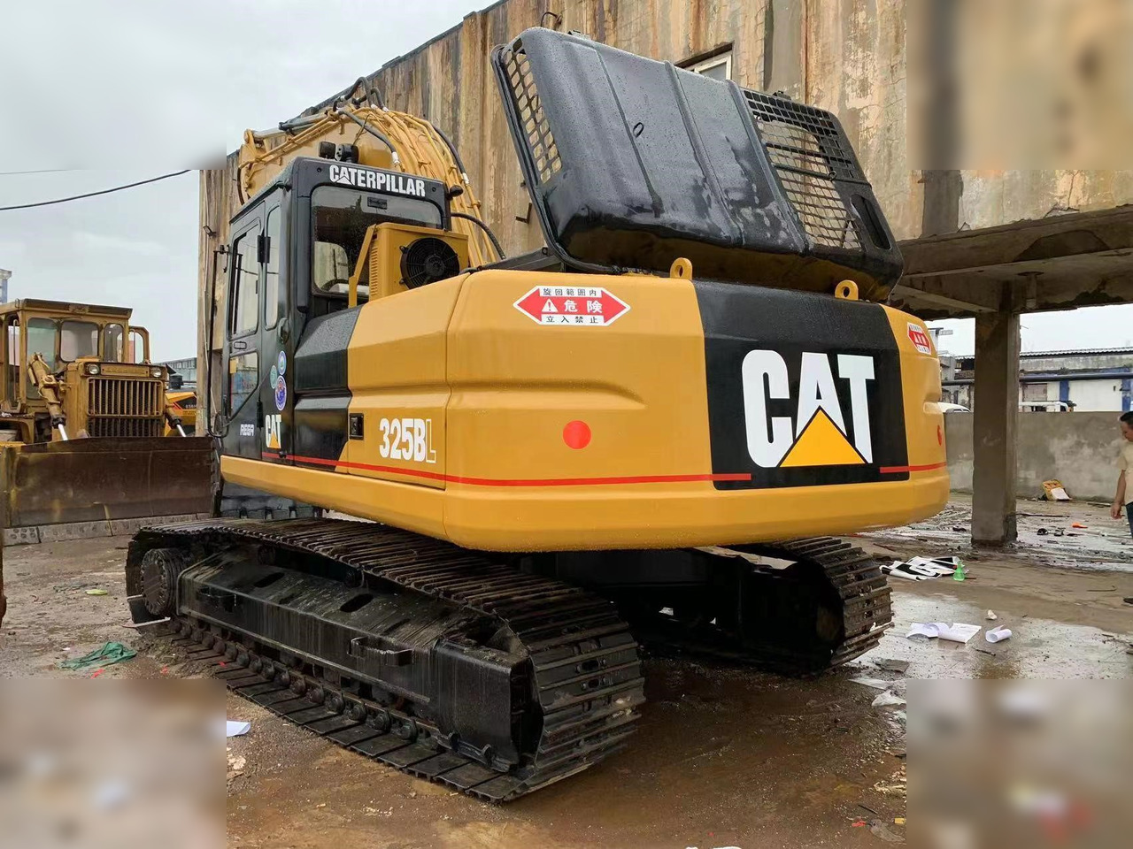 CATERPILLAR 325BL - Pelle sur chenille: photos 3 CATERPILLAR 325BL - Pelle sur chenille: photos 3