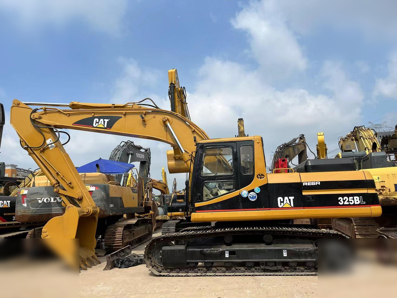 CATERPILLAR 325BL - Pelle sur chenille: photos 1 CATERPILLAR 325BL - Pelle sur chenille: photos 1