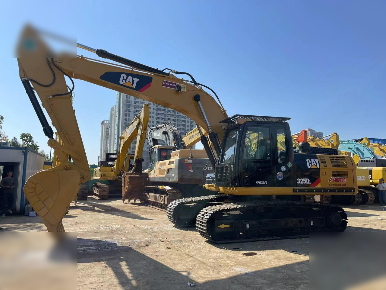 CATERPILLAR 325DL - Pelle sur chenille: photos 4 CATERPILLAR 325DL - Pelle sur chenille: photos 4
