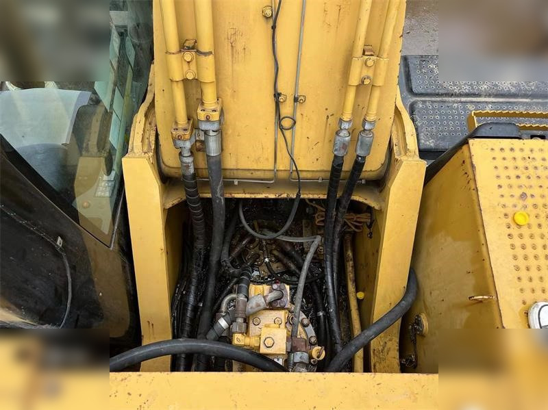 CATERPILLAR 329D - Pelle sur chenille: photos 3 CATERPILLAR 329D - Pelle sur chenille: photos 3