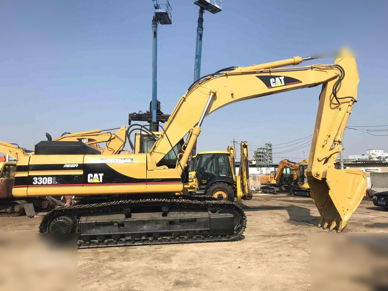 CATERPILLAR 330BL - Pelle sur chenille: photos 1 CATERPILLAR 330BL - Pelle sur chenille: photos 1