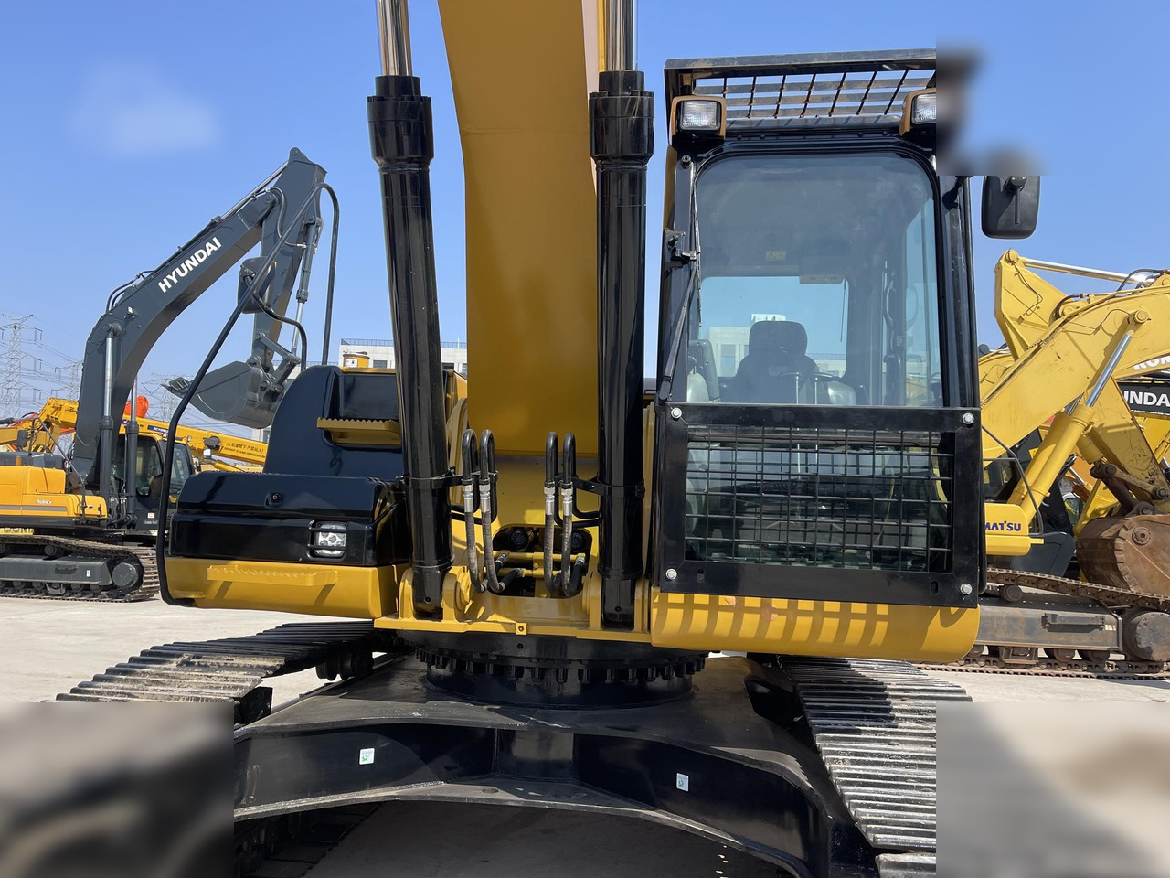 CATERPILLAR 330DL - Pelle sur chenille: photos 2 CATERPILLAR 330DL - Pelle sur chenille: photos 2