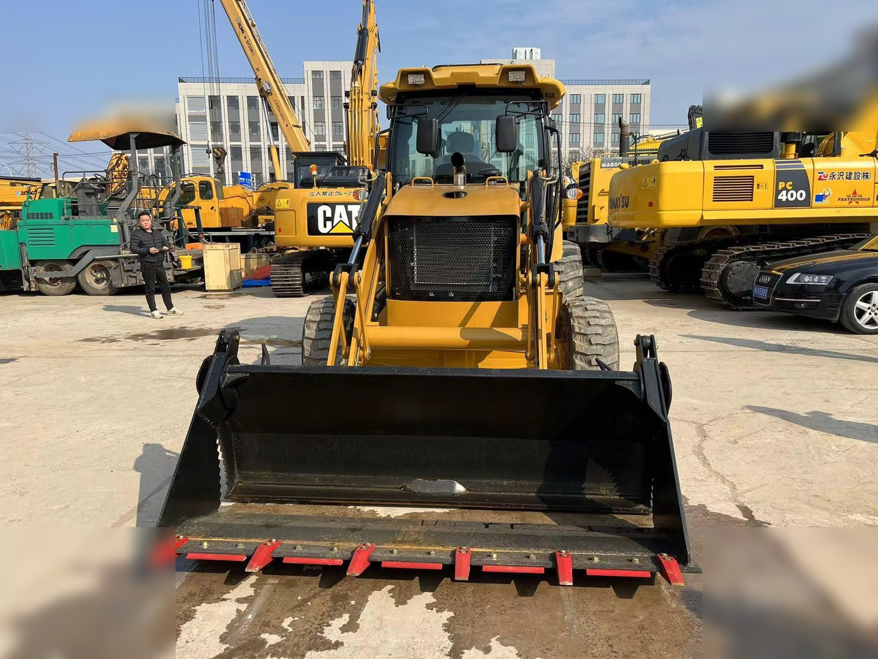 CATERPILLAR 420F - Tractopelle: photos 3 CATERPILLAR 420F - Tractopelle: photos 3