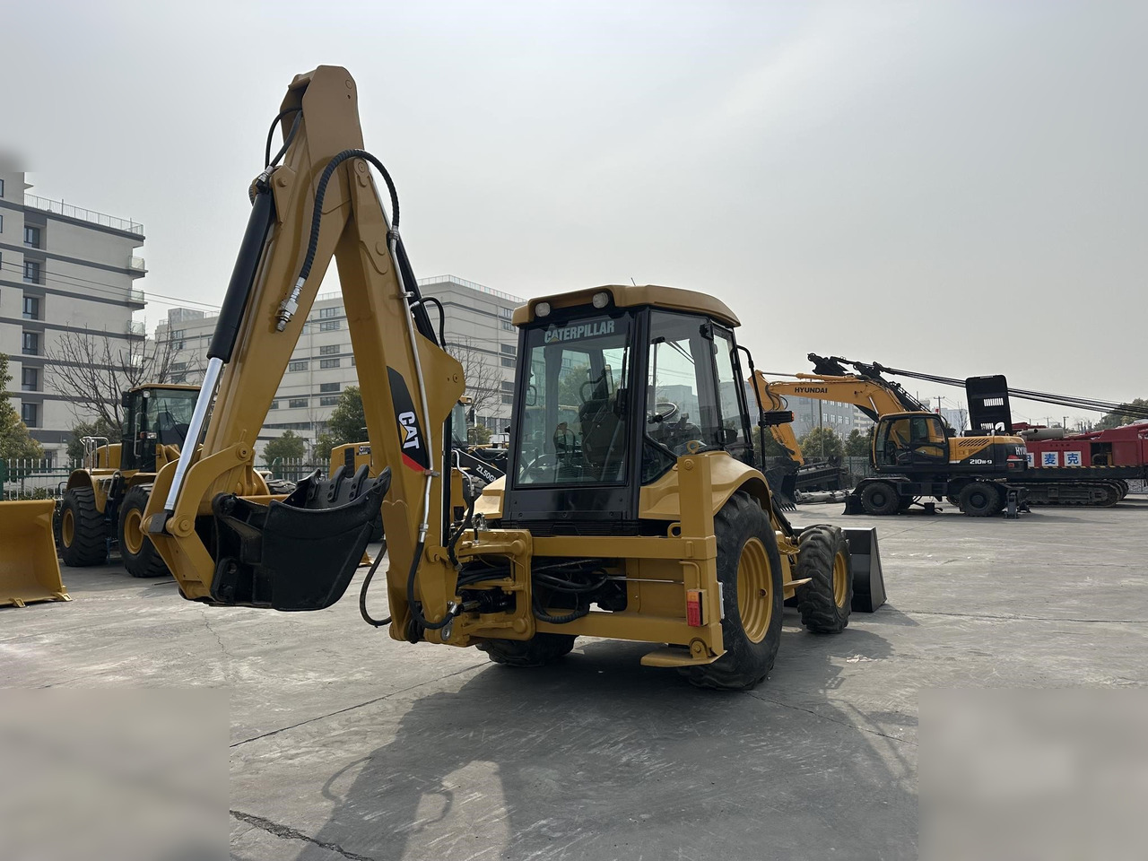 CATERPILLAR 420F - Tractopelle: photos 4 CATERPILLAR 420F - Tractopelle: photos 4