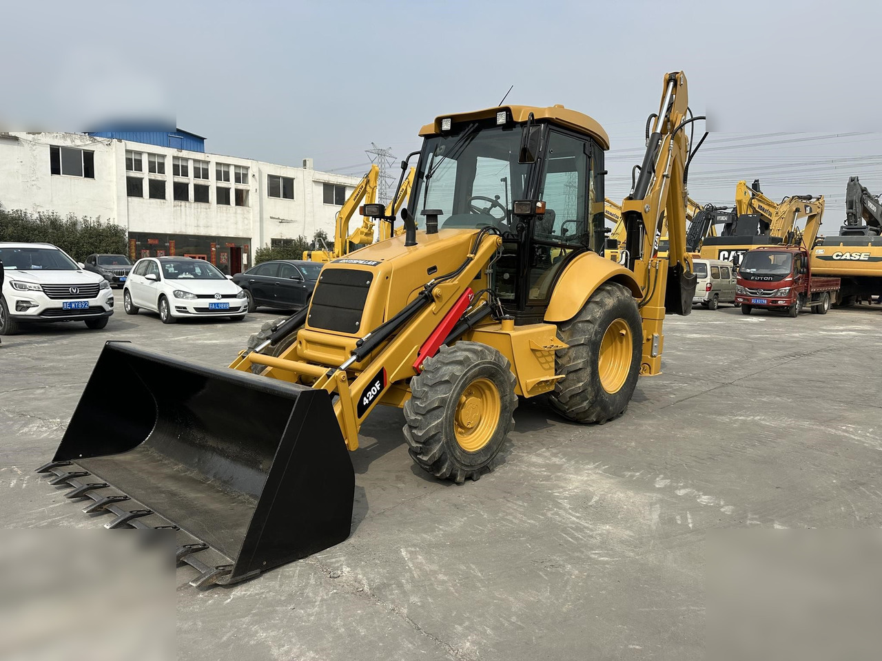 CATERPILLAR 420F - Tractopelle: photos 2 CATERPILLAR 420F - Tractopelle: photos 2