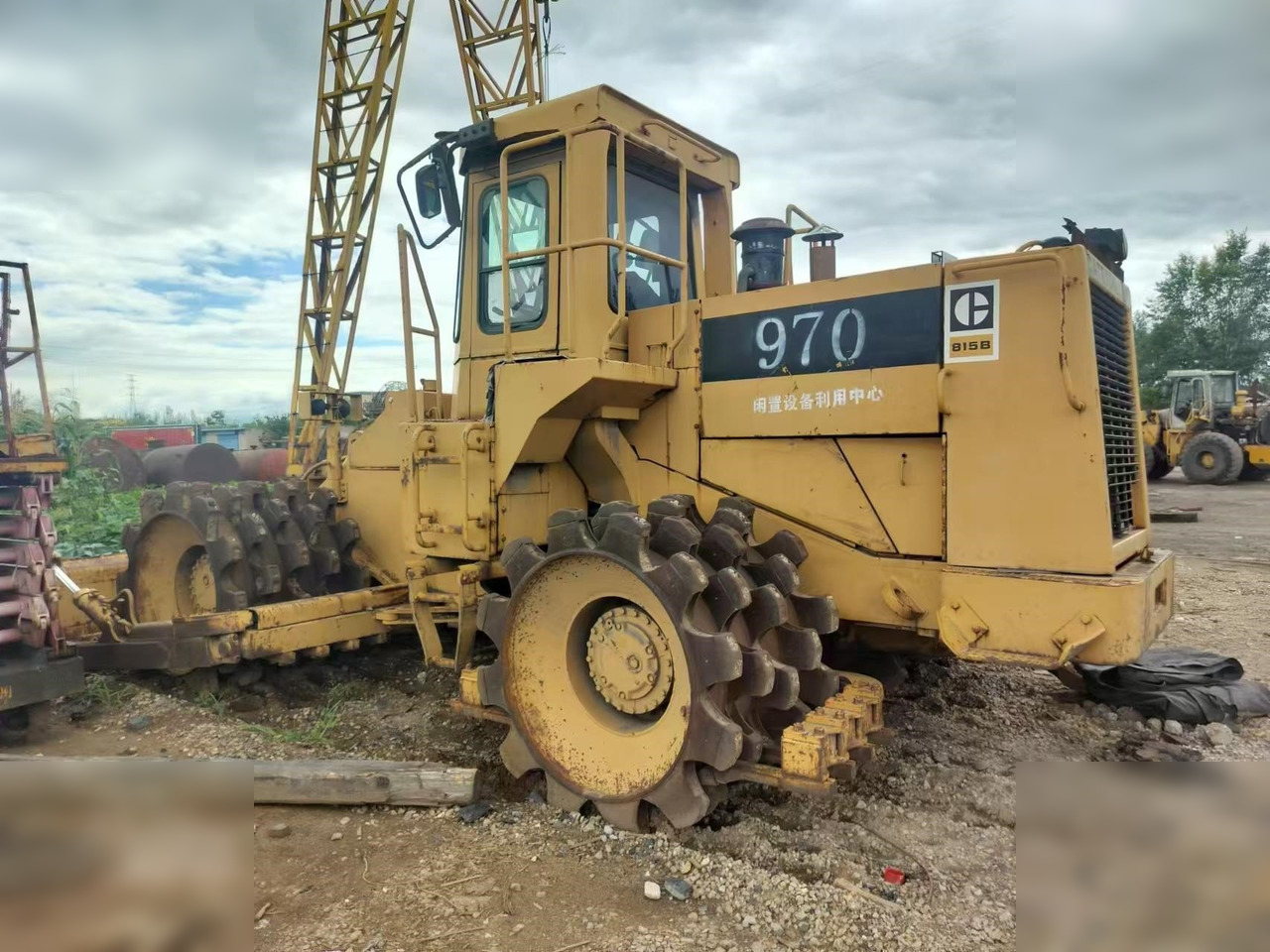 CATERPILLAR 815B - Rouleau compresseur: photos 2 CATERPILLAR 815B - Rouleau compresseur: photos 2