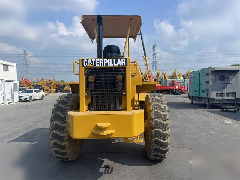 CATERPILLAR 910 - Chargeuse sur pneus: photos 4 CATERPILLAR 910 - Chargeuse sur pneus: photos 4