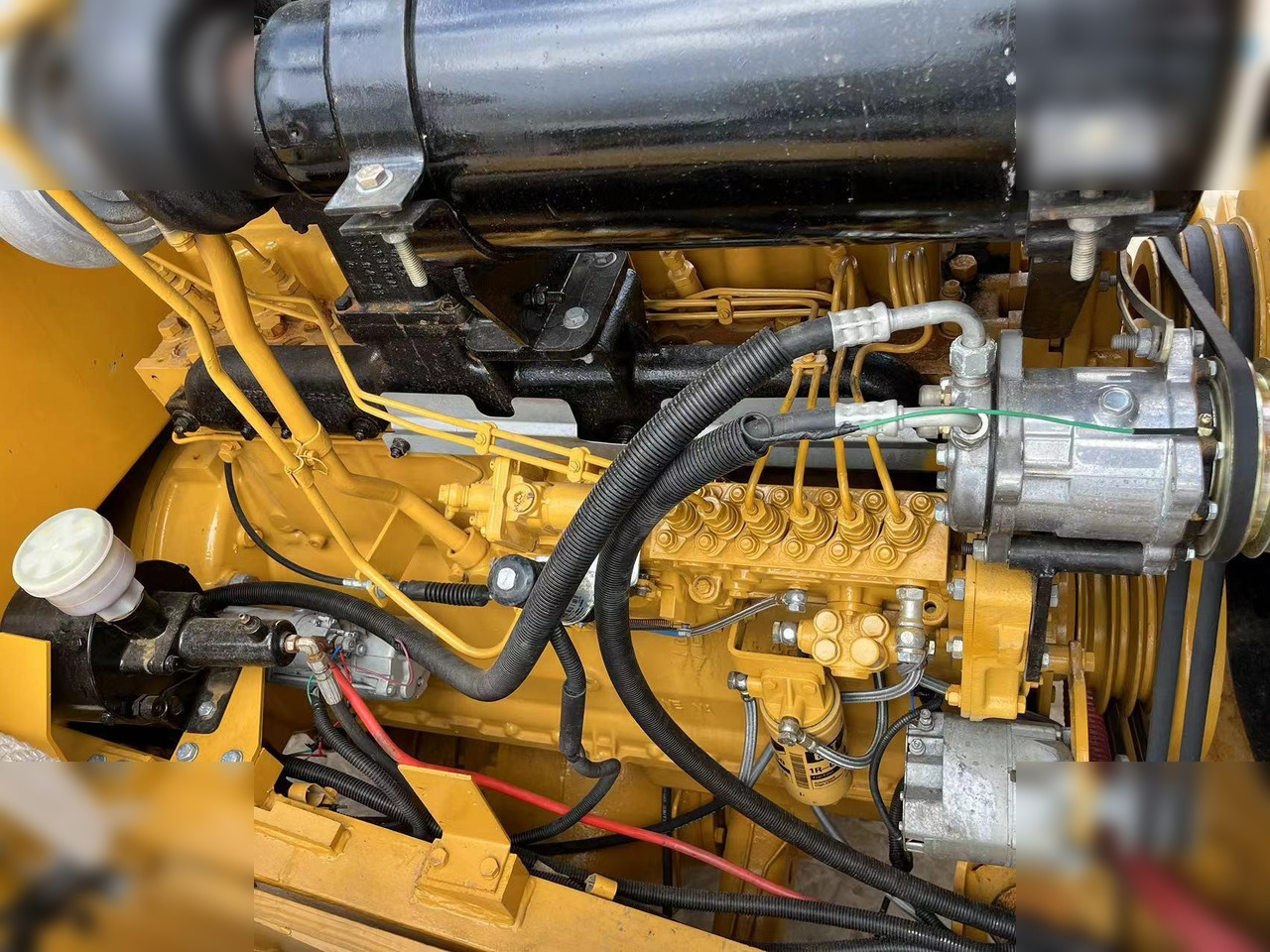 CATERPILLAR 966H - Chargeuse sur pneus: photos 4 CATERPILLAR 966H - Chargeuse sur pneus: photos 4
