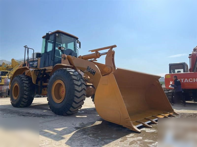 CATERPILLAR 966H - Chargeuse sur pneus: photos 5 CATERPILLAR 966H - Chargeuse sur pneus: photos 5