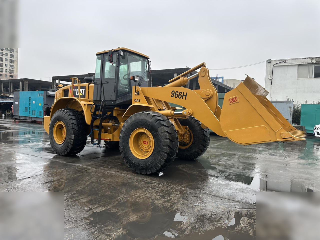 CATERPILLAR 966H - Chargeuse sur pneus: photos 3 CATERPILLAR 966H - Chargeuse sur pneus: photos 3