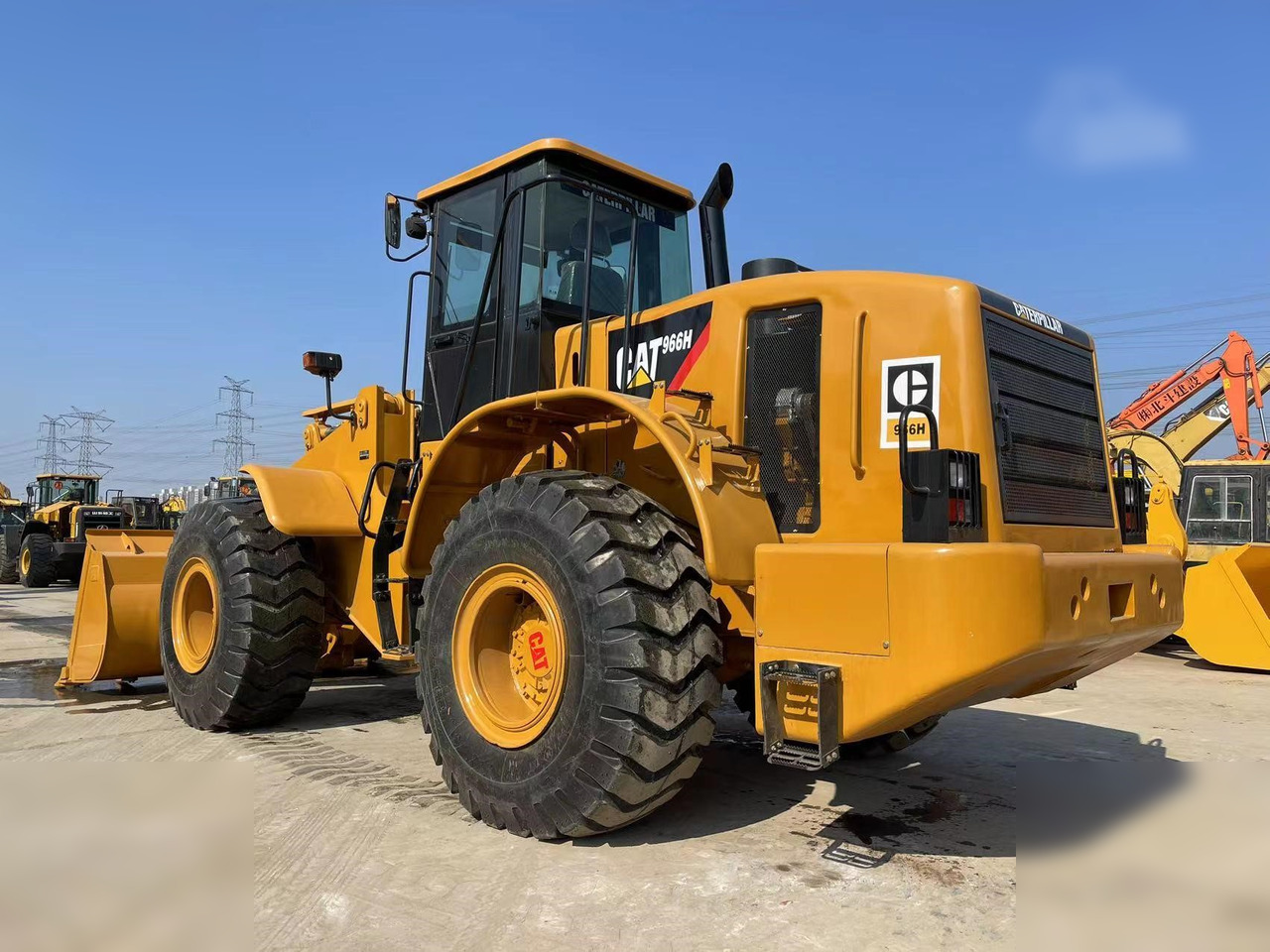 CATERPILLAR 966H - Chargeuse sur pneus: photos 2 CATERPILLAR 966H - Chargeuse sur pneus: photos 2
