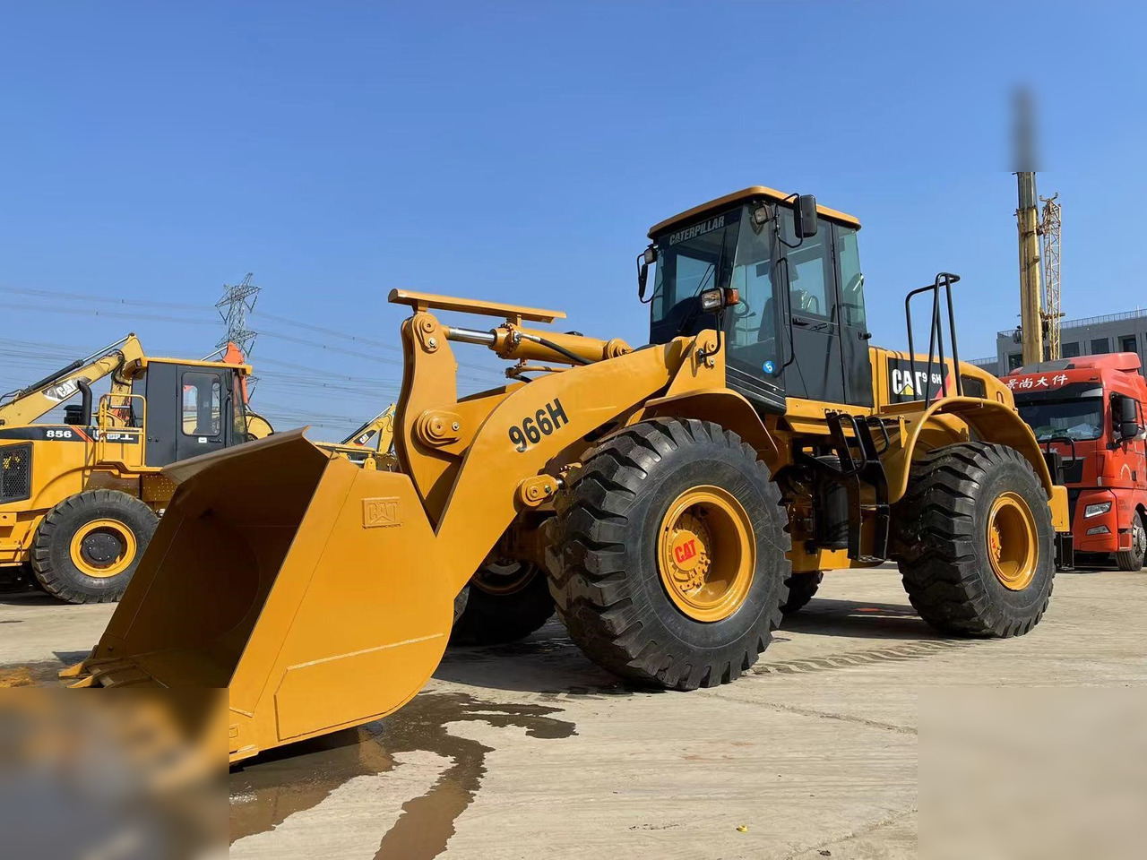 CATERPILLAR 966H - Chargeuse sur pneus: photos 3 CATERPILLAR 966H - Chargeuse sur pneus: photos 3