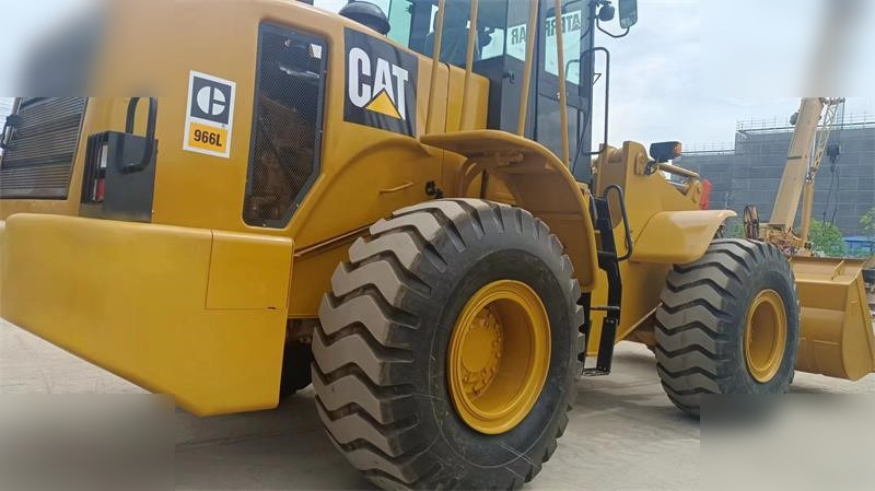 CATERPILLAR 966L - Chargeuse sur pneus: photos 4 CATERPILLAR 966L - Chargeuse sur pneus: photos 4