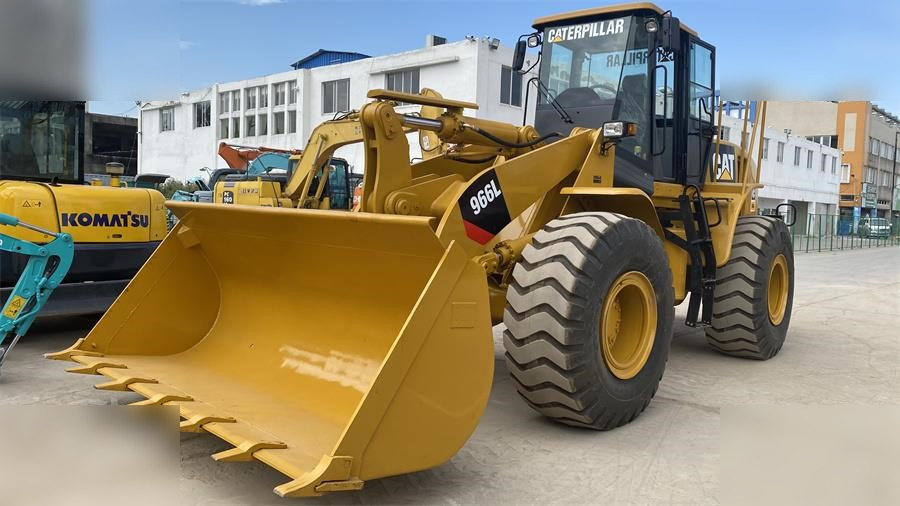 CATERPILLAR 966L - Chargeuse sur pneus: photos 2 CATERPILLAR 966L - Chargeuse sur pneus: photos 2