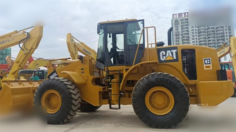CATERPILLAR 966L - Chargeuse sur pneus: photos 1 CATERPILLAR 966L - Chargeuse sur pneus: photos 1