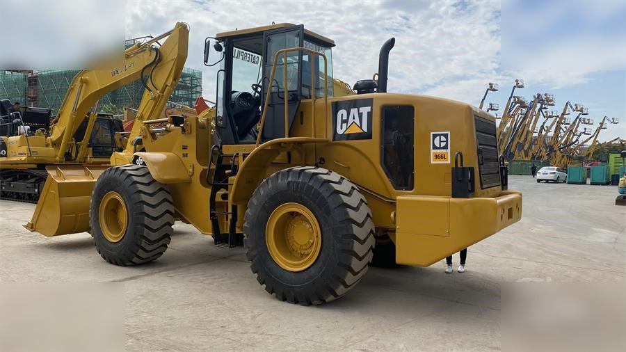 CATERPILLAR 966L - Chargeuse sur pneus: photos 3 CATERPILLAR 966L - Chargeuse sur pneus: photos 3
