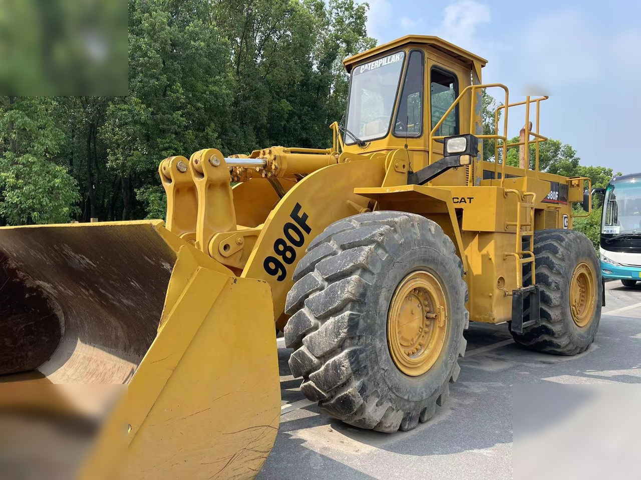 CATERPILLAR 980F - Chargeuse sur pneus: photos 3 CATERPILLAR 980F - Chargeuse sur pneus: photos 3