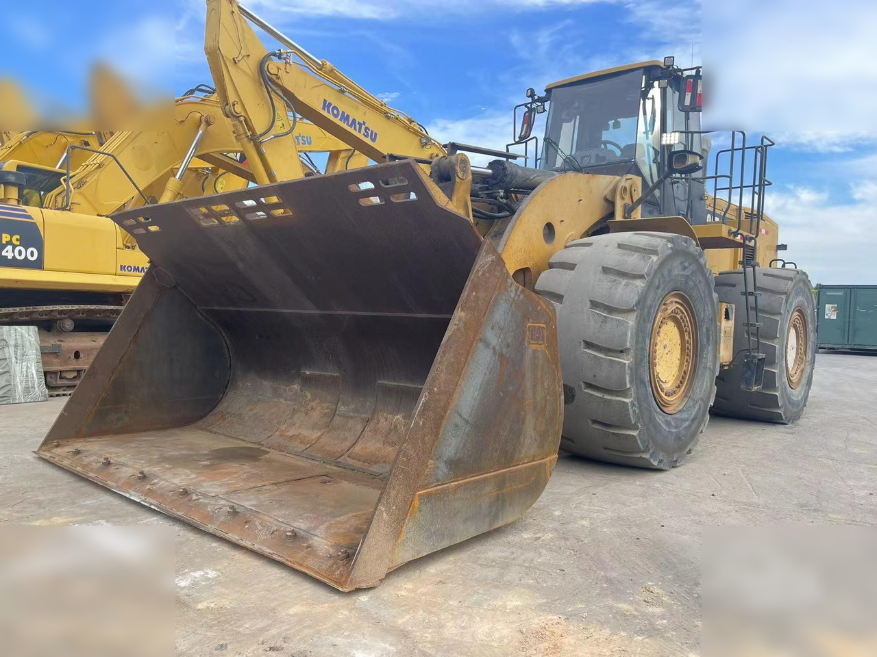 CATERPILLAR 986H - Chargeuse sur pneus: photos 3 CATERPILLAR 986H - Chargeuse sur pneus: photos 3