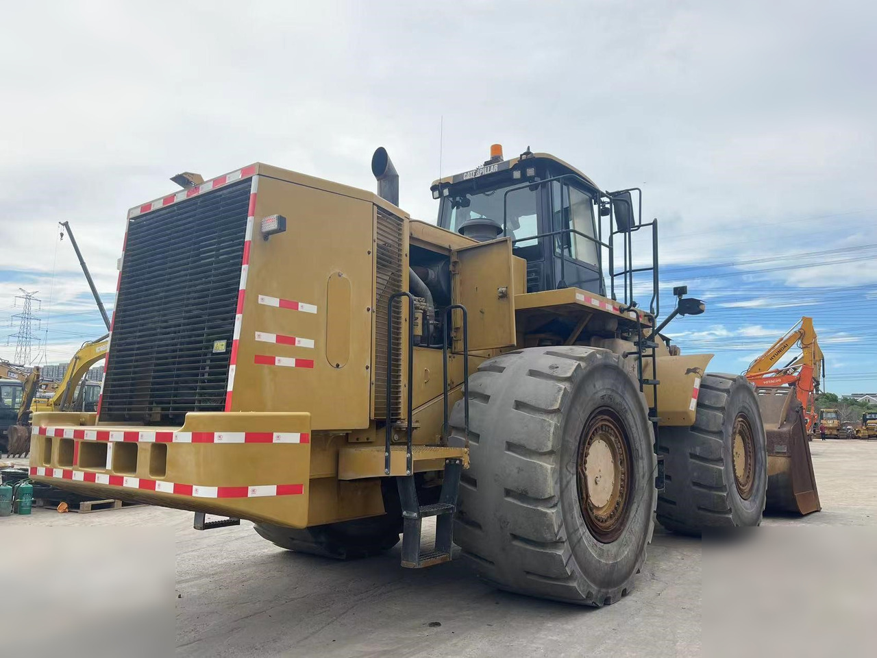 CATERPILLAR 986H - Chargeuse sur pneus: photos 2 CATERPILLAR 986H - Chargeuse sur pneus: photos 2