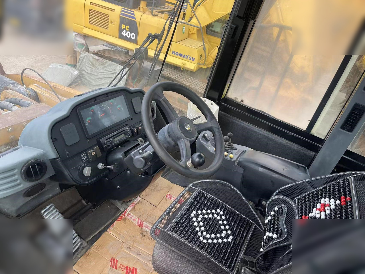 CATERPILLAR 986H - Chargeuse sur pneus: photos 5 CATERPILLAR 986H - Chargeuse sur pneus: photos 5