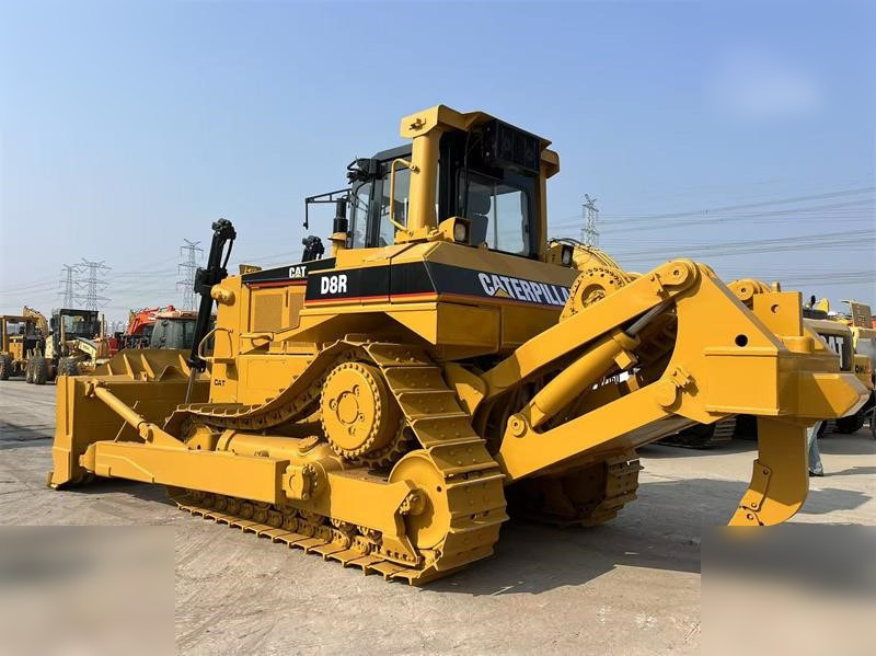 CATERPILLAR D8R - Bulldozer: photos 2 CATERPILLAR D8R - Bulldozer: photos 2