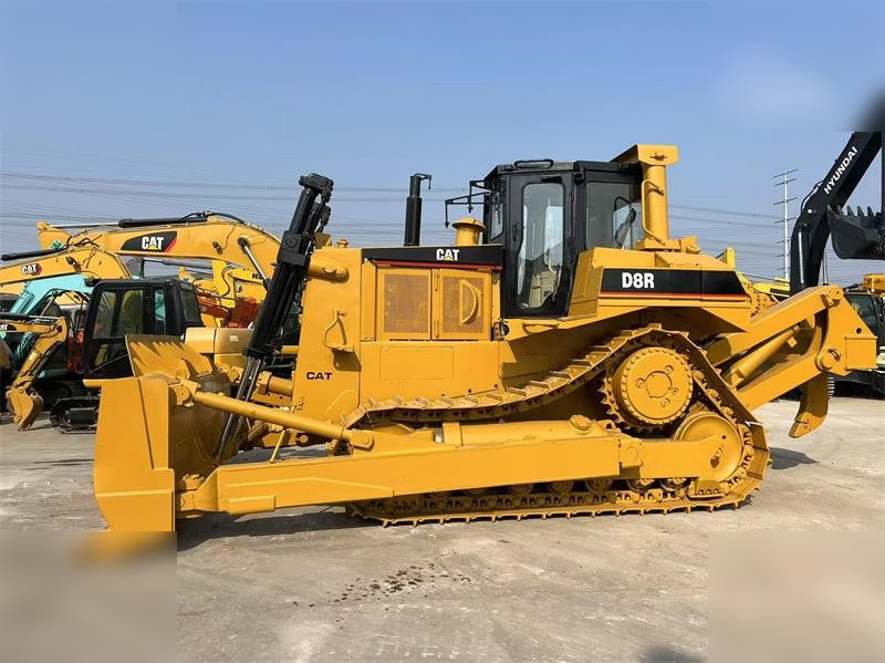 CATERPILLAR D8R - Bulldozer: photos 1 CATERPILLAR D8R - Bulldozer: photos 1